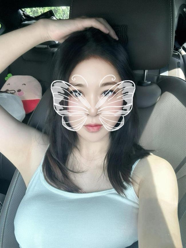 新人 激情热吻 真人照片
