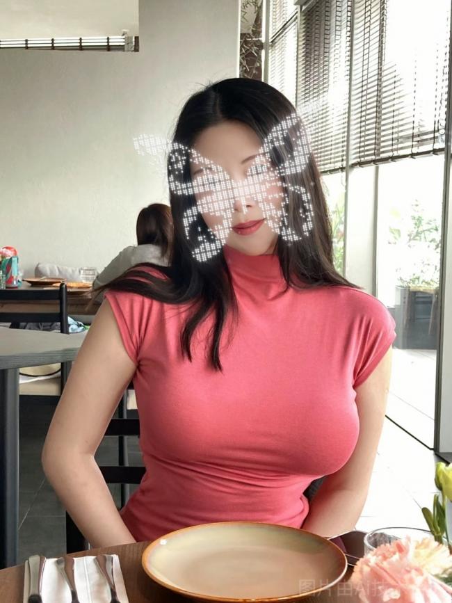 新人 性感风骚 真人照片
