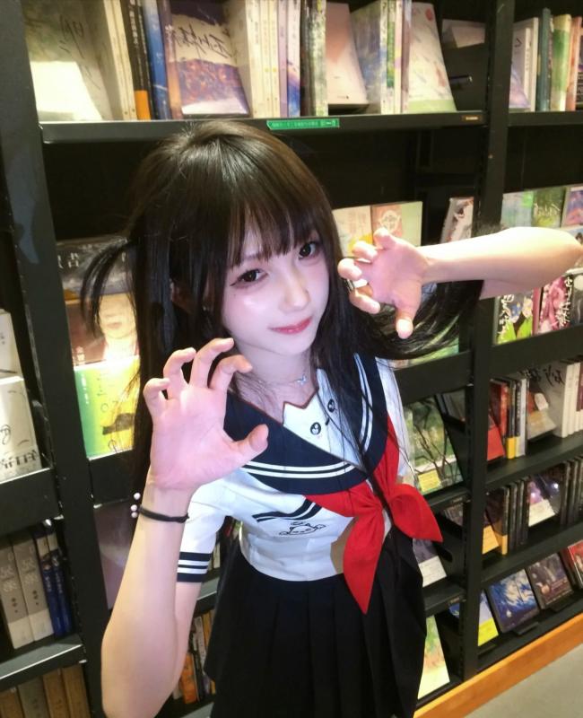 台湾00后瑜伽私教兼职水多骚浪贱